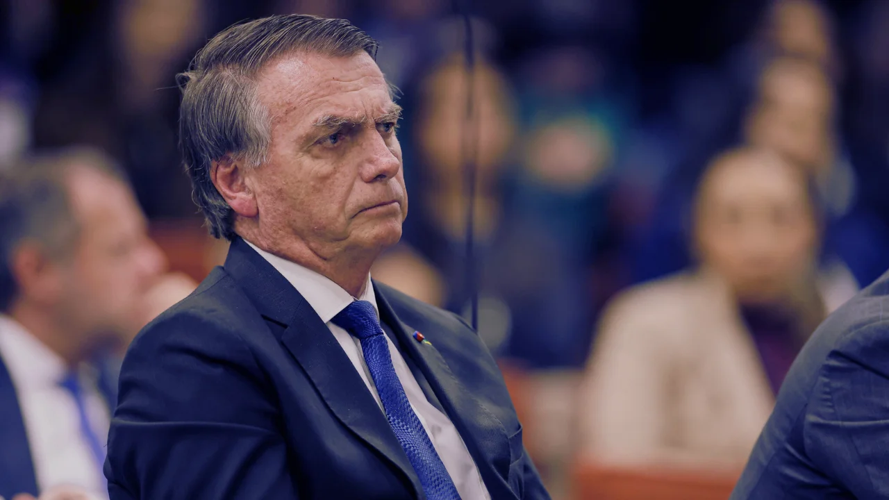 Pesquisa Revela Opinião dos Brasileiros Sobre Condenação de Bolsonaro Condenação de Bolsonaro