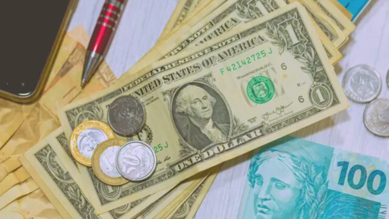 Projeções Econômicas: Cenário Cambial Brasileiro para 2025 Projeções Econômicas